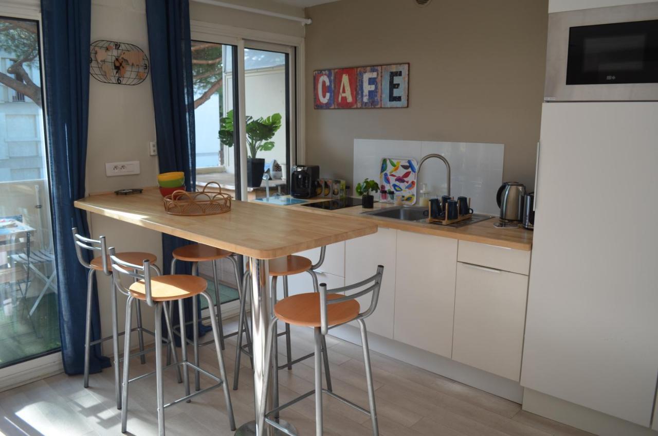 Charmant Appartement A 350M De La Plage Et Du Port Fréjus Εξωτερικό φωτογραφία
