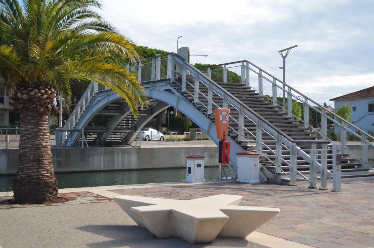 Charmant Appartement A 350M De La Plage Et Du Port Fréjus Εξωτερικό φωτογραφία