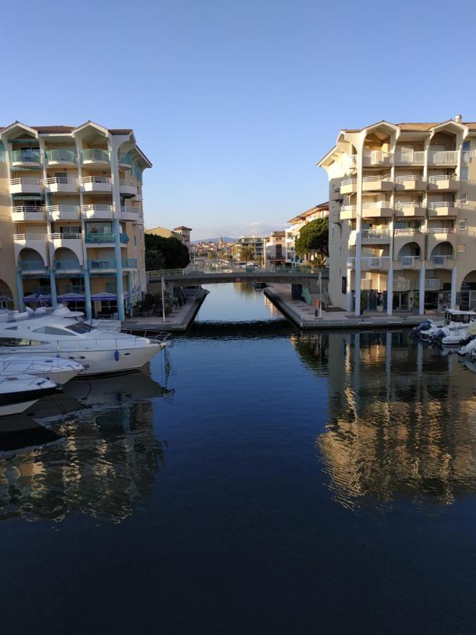 Charmant Appartement A 350M De La Plage Et Du Port Fréjus Εξωτερικό φωτογραφία